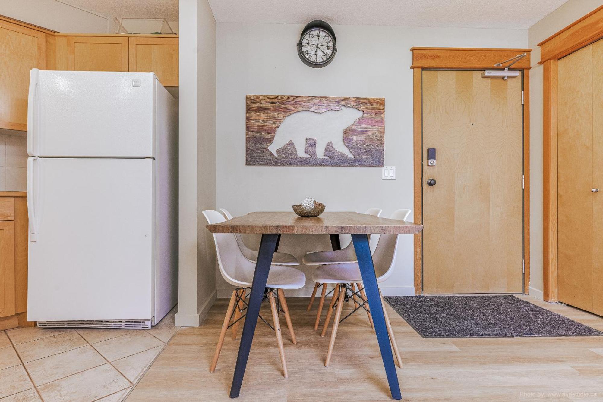 Lovely Mountain View 2 Bedroom Suite Canmore Ngoại thất bức ảnh
